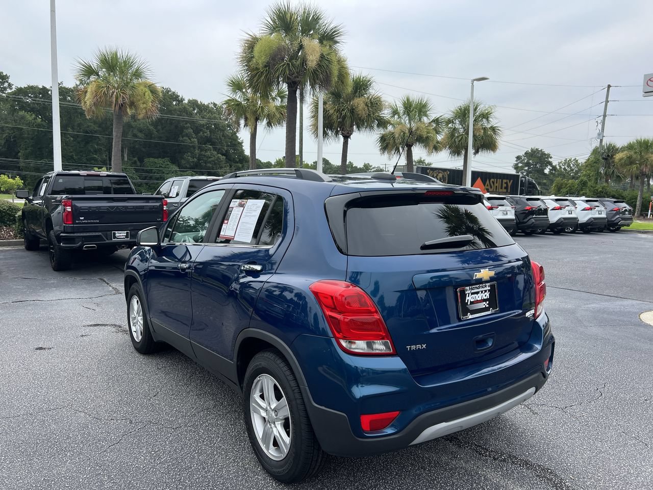 Used 2019 Chevrolet Trax LT w/ LT Convenience Package FWD image 8