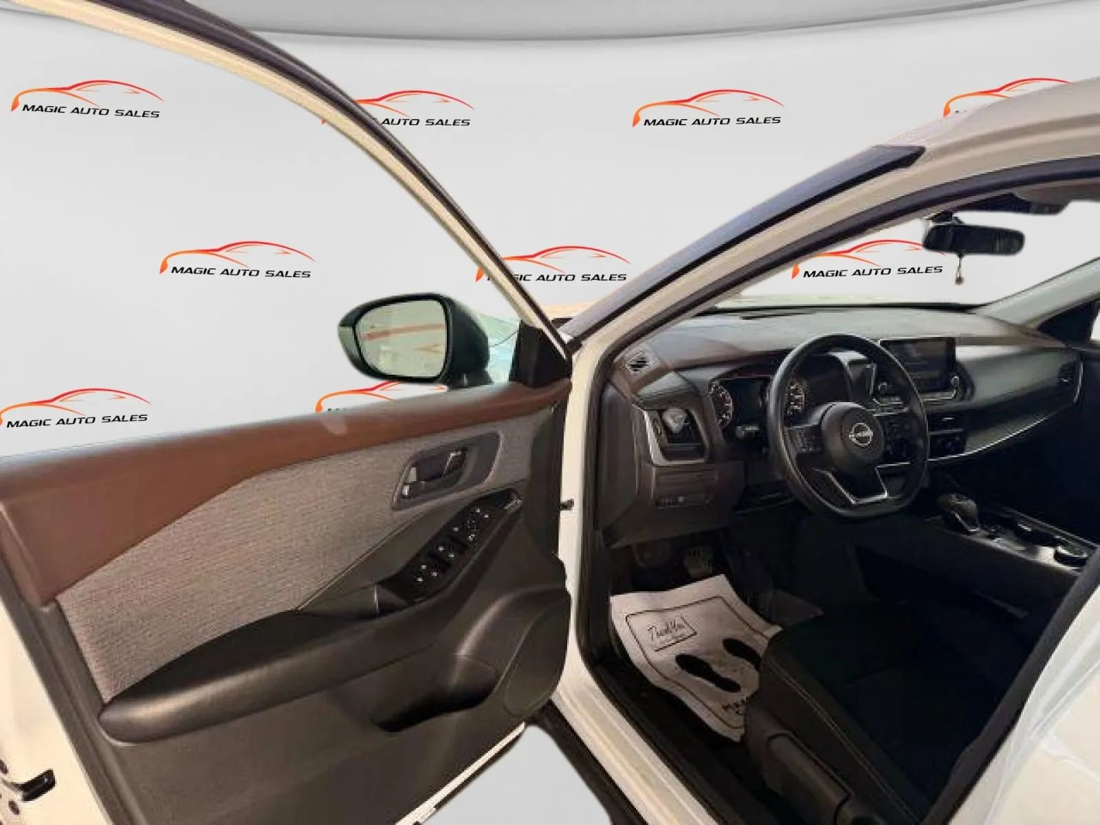Used 2023 Nissan Rogue S AWD/4WD image 12
