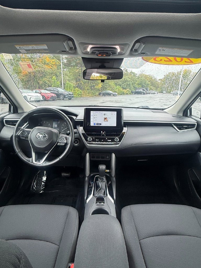 Used 2023 Toyota Corolla Cross LE w/ Moonroof Package AWD/4WD image 32
