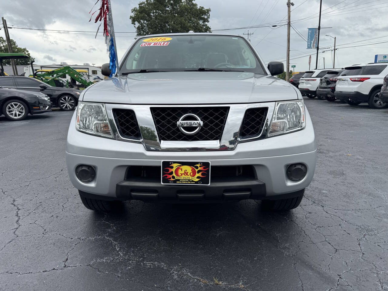 Used 2016 Nissan Frontier SV RWD image 9