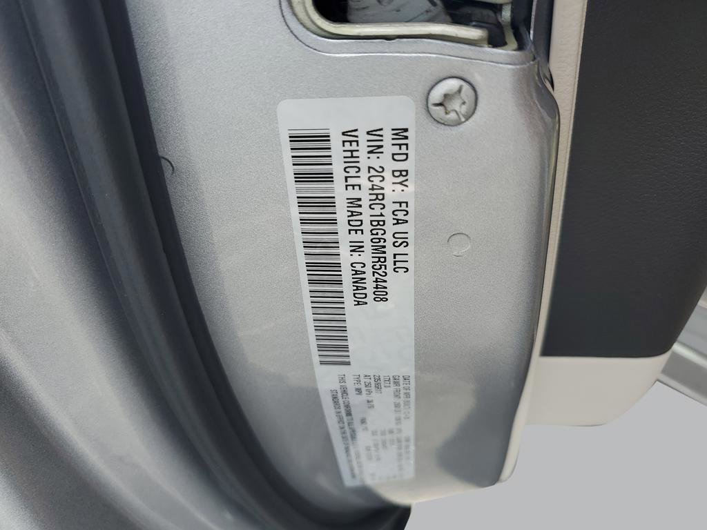 Used 2021 Chrysler Pacifica Touring-L FWD image 24