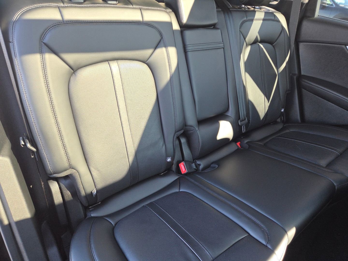 Used 2023 Lincoln Nautilus Reserve w/ Equipment Group 201A AWD/4WD image 19