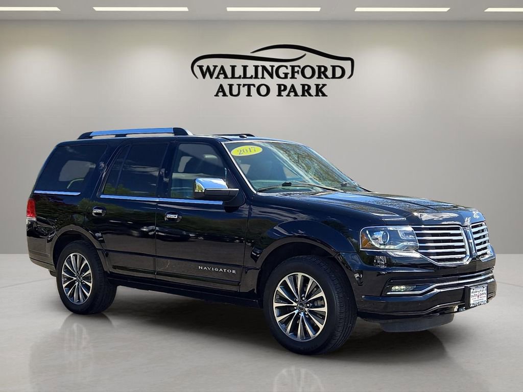 Used 2017 Lincoln Navigator Select AWD/4WD image 3