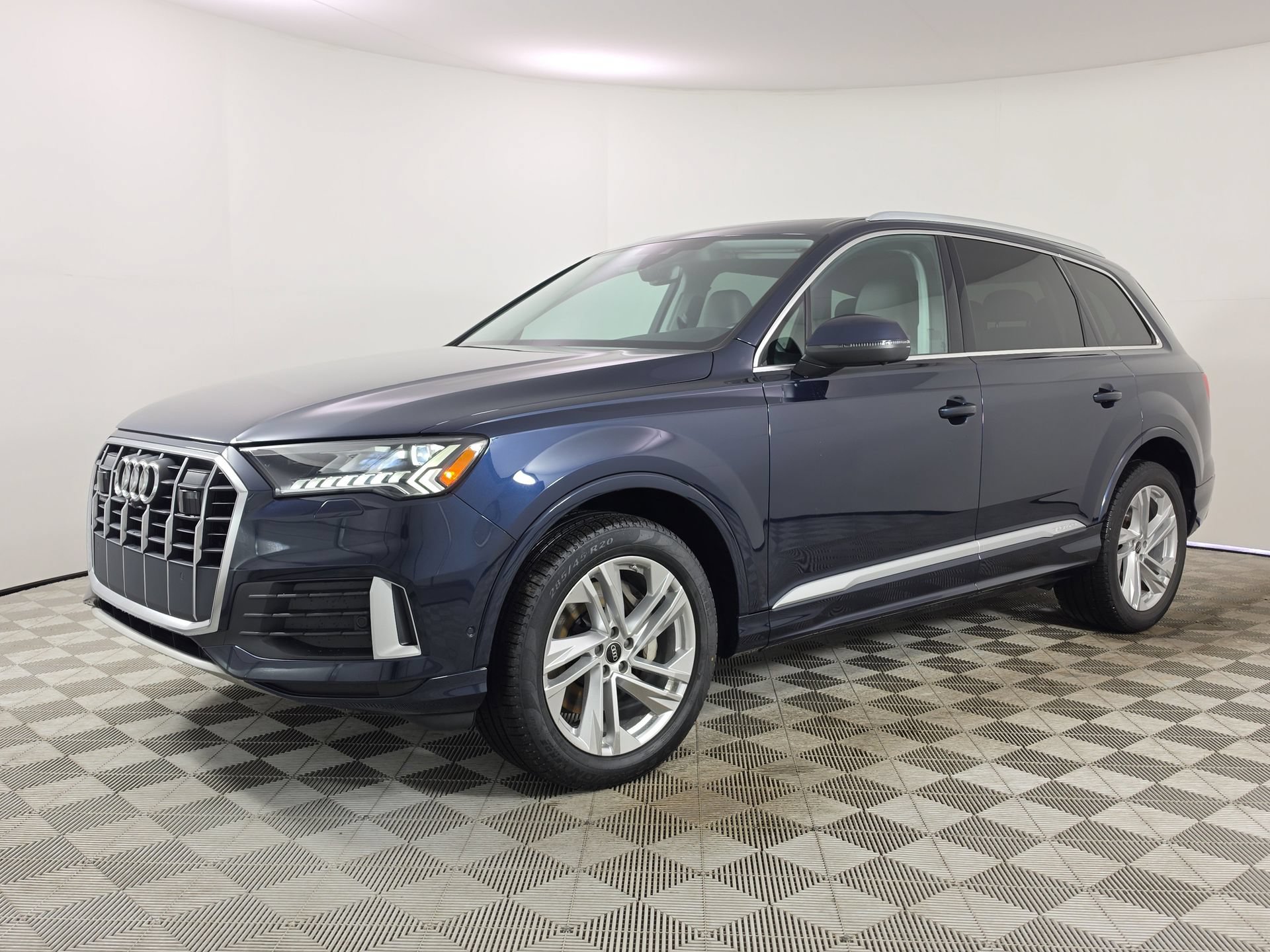 Used 2023 Audi Q7 2.0T Premium Plus w/ Premium Plus Package AWD/4WD image 3