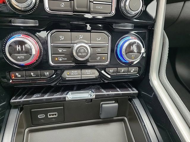 New 2024 GMC Yukon Denali w/ Advanced Technology Package image 33