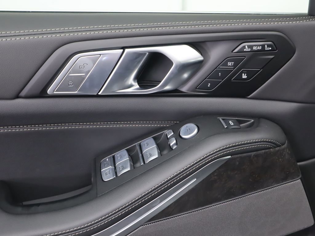 Used 2026 BMW X7 xDrive40i w/ Premium Package image 26