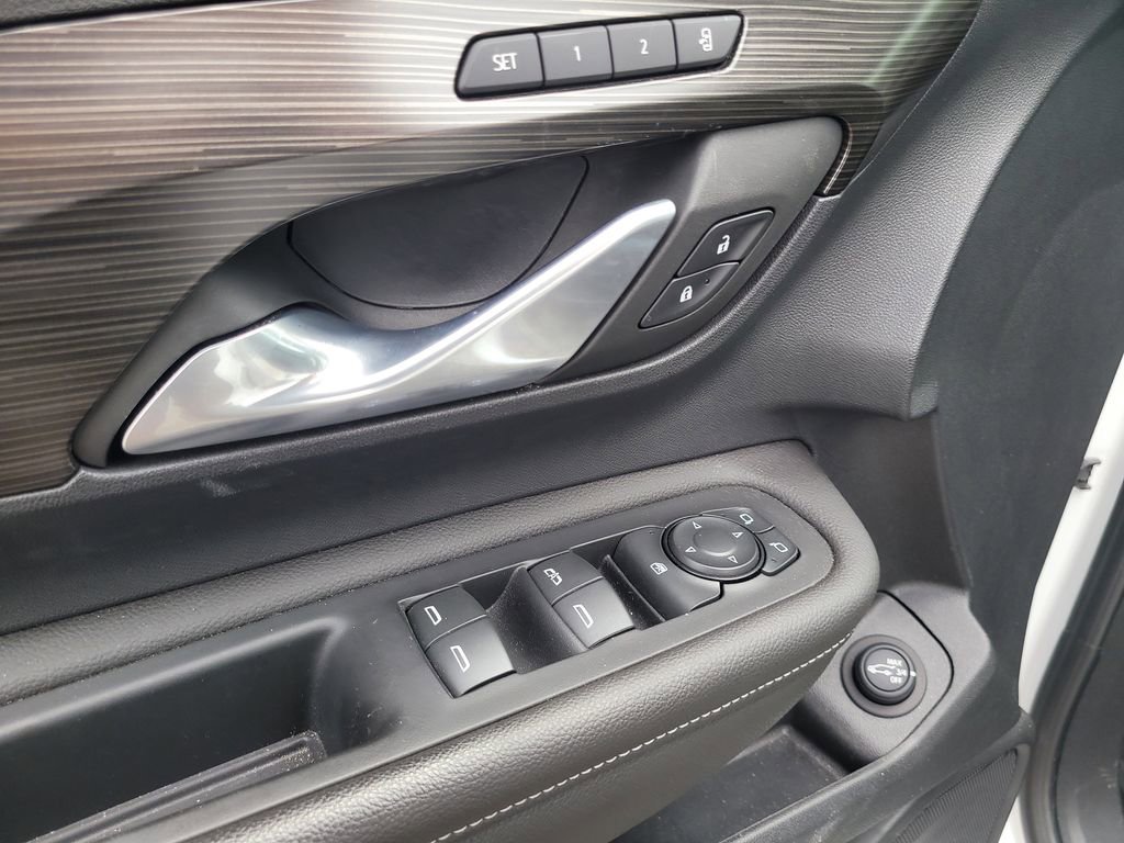 Used 2022 GMC Terrain SLT w/ Infotainment Package II image 16