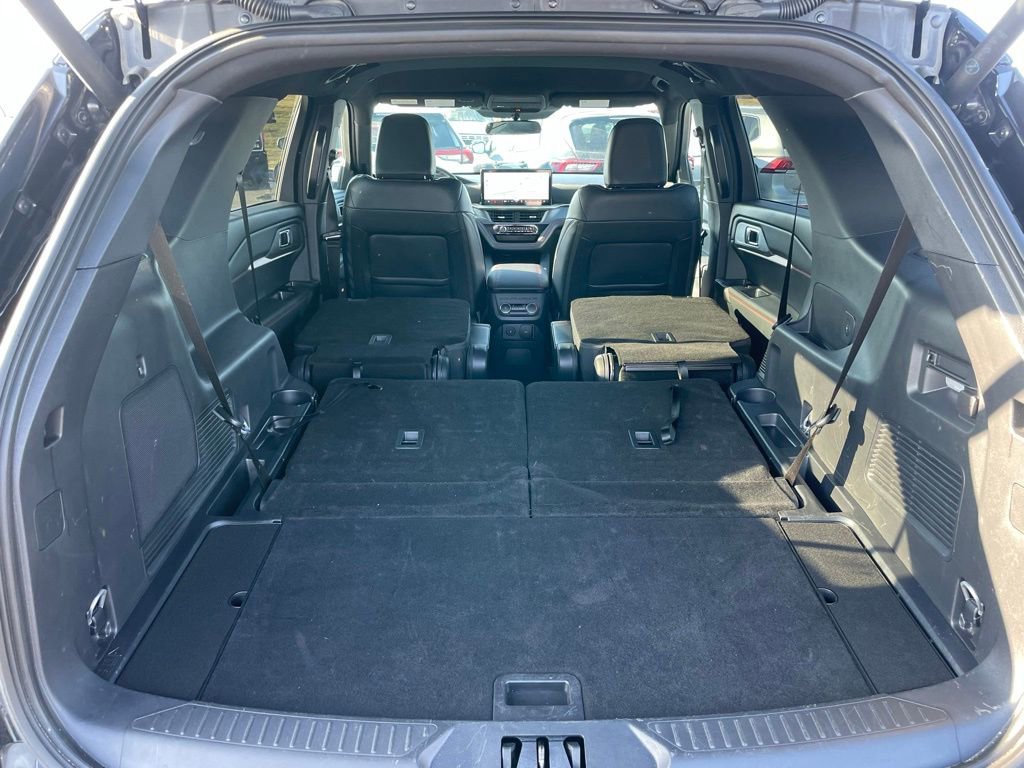 Used 2025 Ford Explorer ST-Line AWD/4WD image 35
