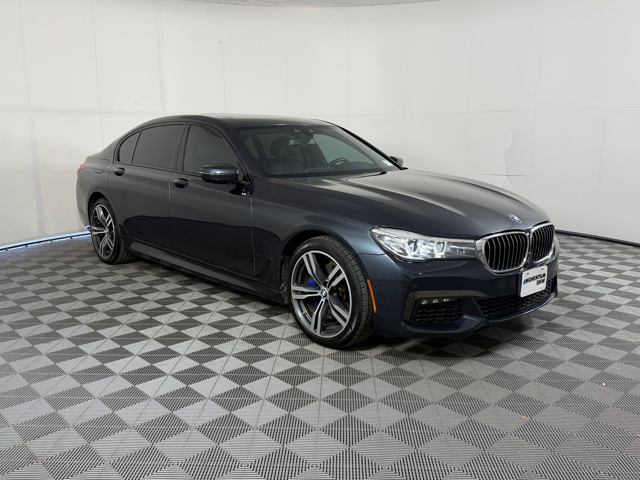 Used 2019 BMW 740i w/ Executive Package RWD image 7