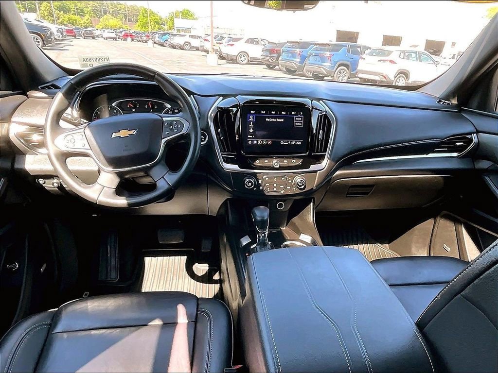 Used 2023 Chevrolet Traverse LT w/ LT Premium Package AWD/4WD image 21