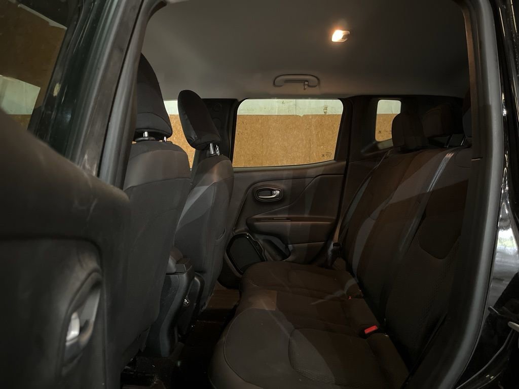 Used 2018 Jeep Renegade Altitude w/ UConnect 8.4 Nav Group image 29