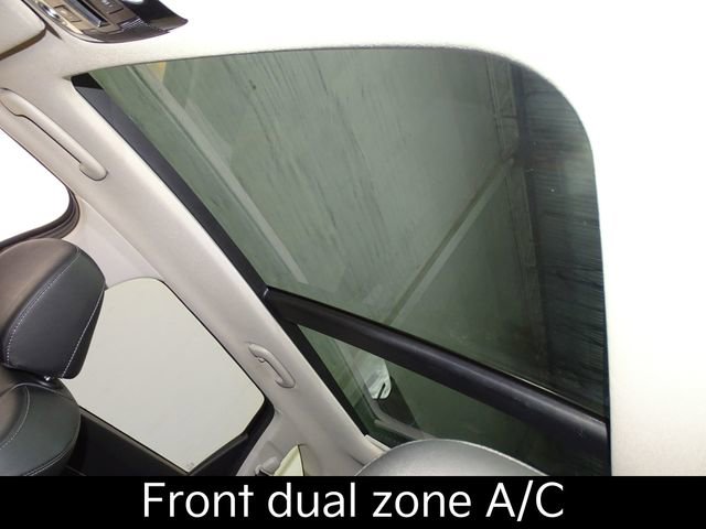 Certified 2023 Kia Sorento SX image 10