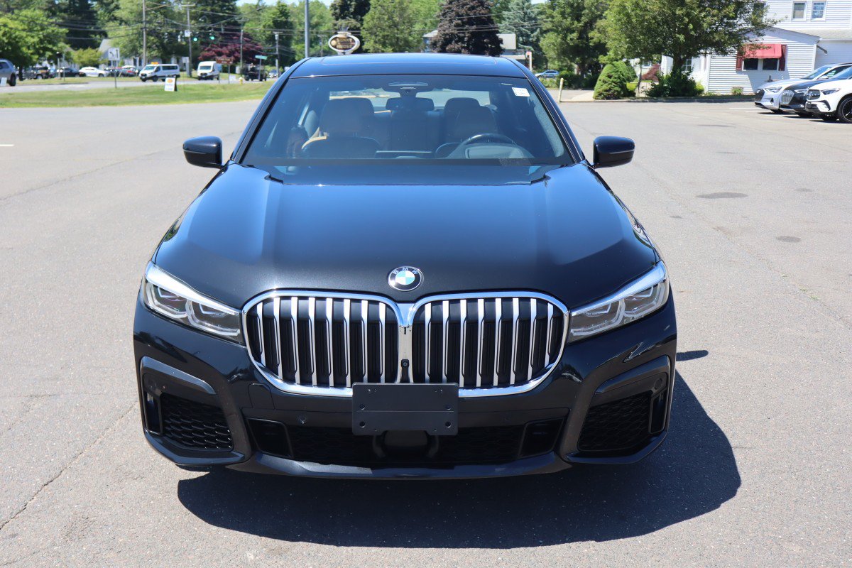 Used 2021 BMW 750i xDrive w/ Executive Package AWD/4WD image 2