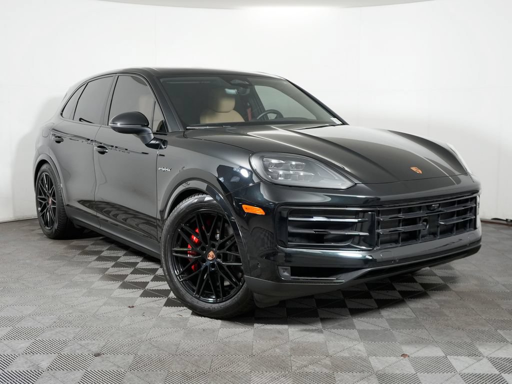 Certified 2026 Porsche Cayenne S w/ Premium Package Plus AWD/4WD image 9