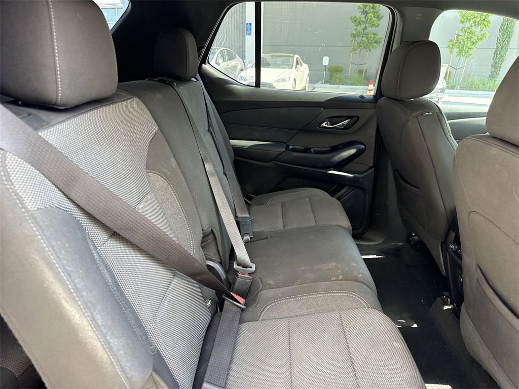 Used 2023 Chevrolet Traverse LT image 24
