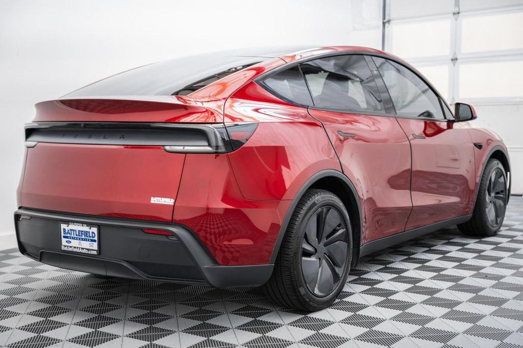 Used 2026 Tesla Model Y 2WD image 7