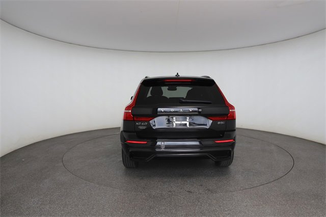 Used 2023 Volvo XC60 B5 Plus image 15