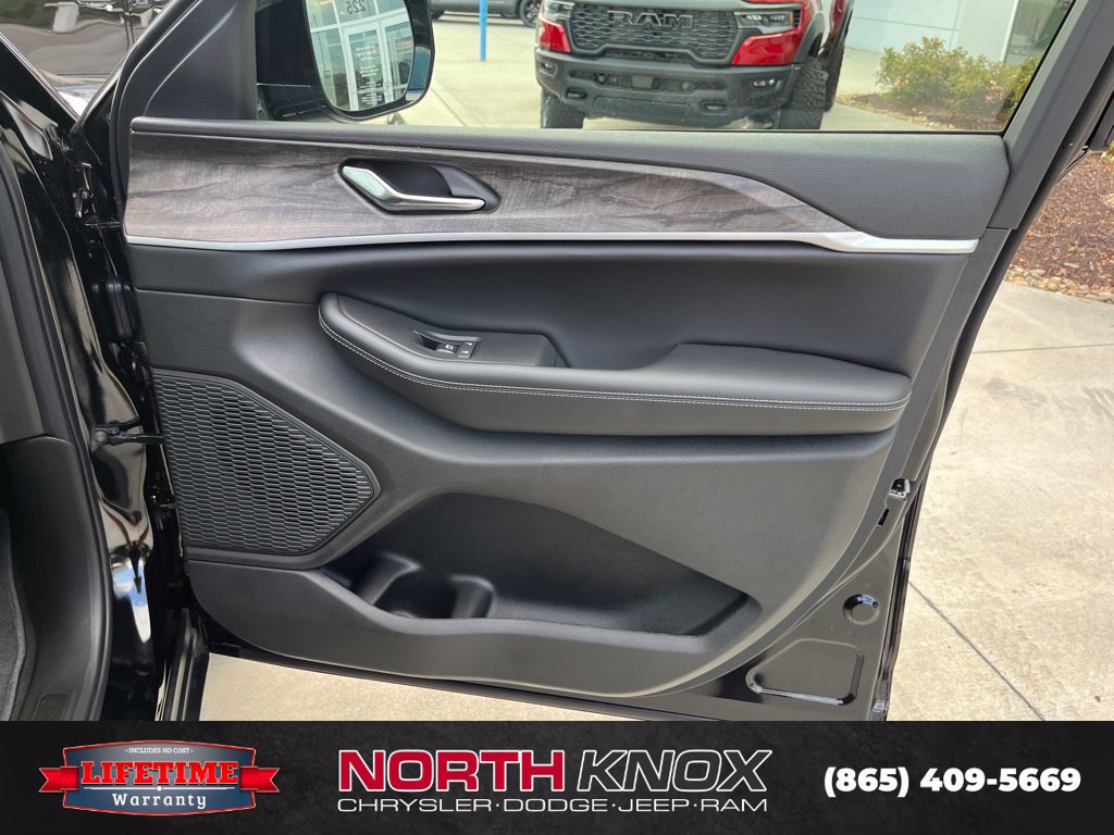 New 2027 Jeep Grand Cherokee 4WD image 30