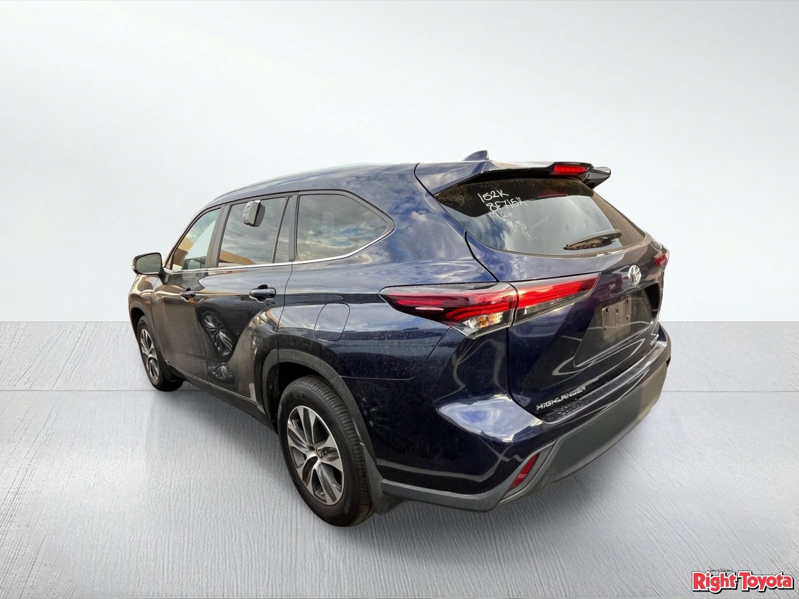 Certified 2024 Toyota Highlander XLE AWD/4WD image 3
