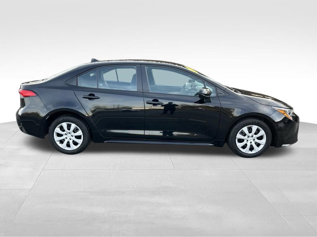 Used 2024 Toyota Corolla LE image 6