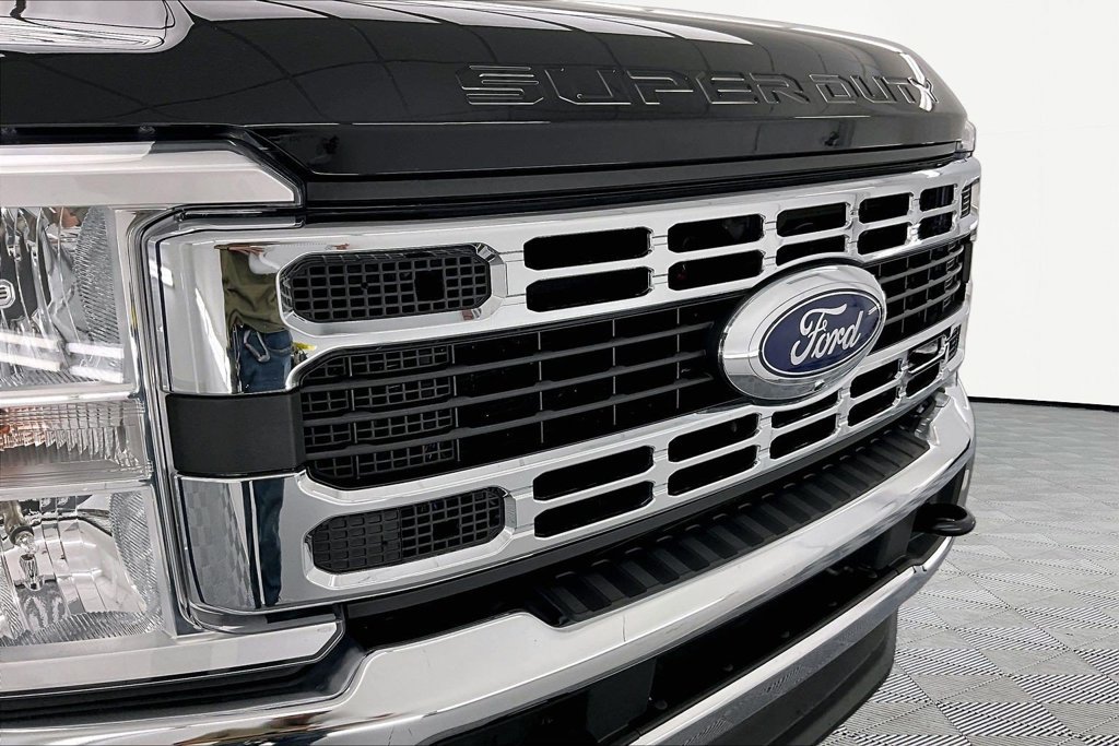 Certified 2025 Ford F350 XLT w/ 360-Degree Camera Package AWD/4WD image 29