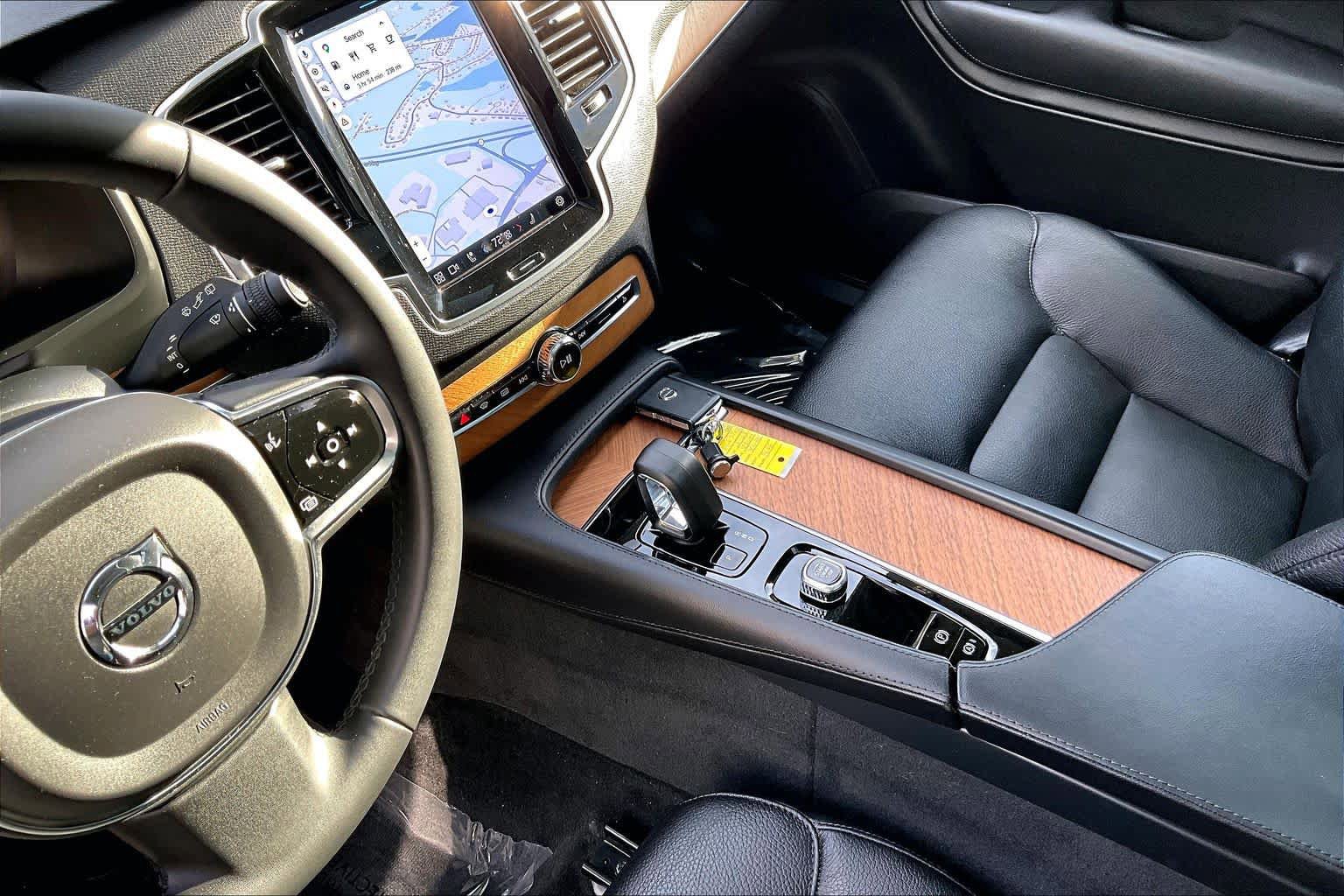 Certified 2023 Volvo XC90 B6 Plus w/ Protection Package Premier AWD/4WD image 17