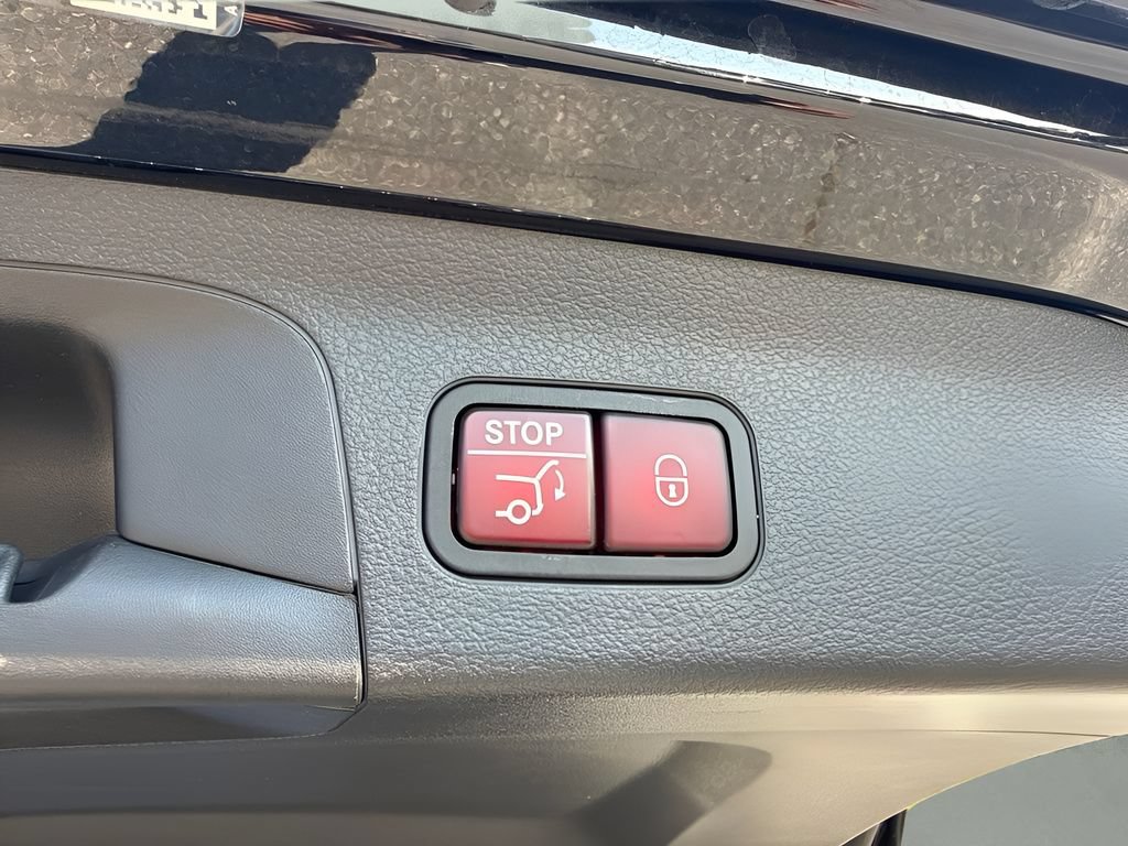 Used 2023 Mercedes-Benz GLS 450 4MATIC image 27