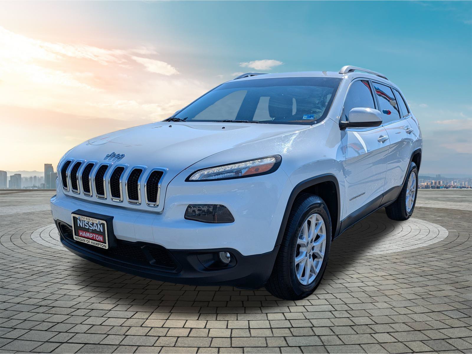 Used 2015 Jeep Cherokee Latitude w/ Cold Weather Group AWD/4WD image 9