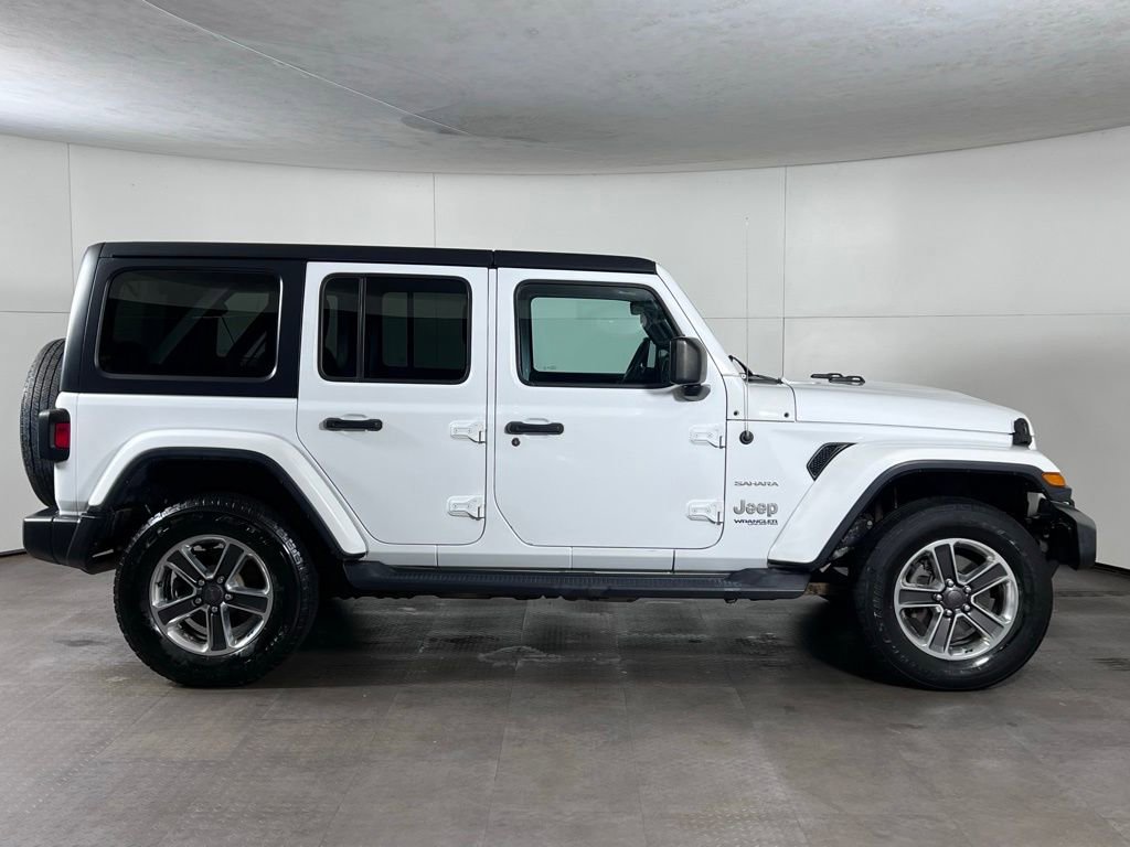Used 2018 Jeep Wrangler Unlimited Sahara AWD/4WD image 8