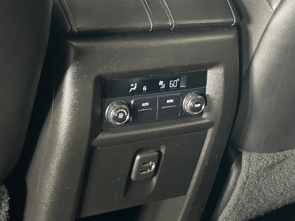 Used 2019 Chevrolet Traverse LT FWD image 49