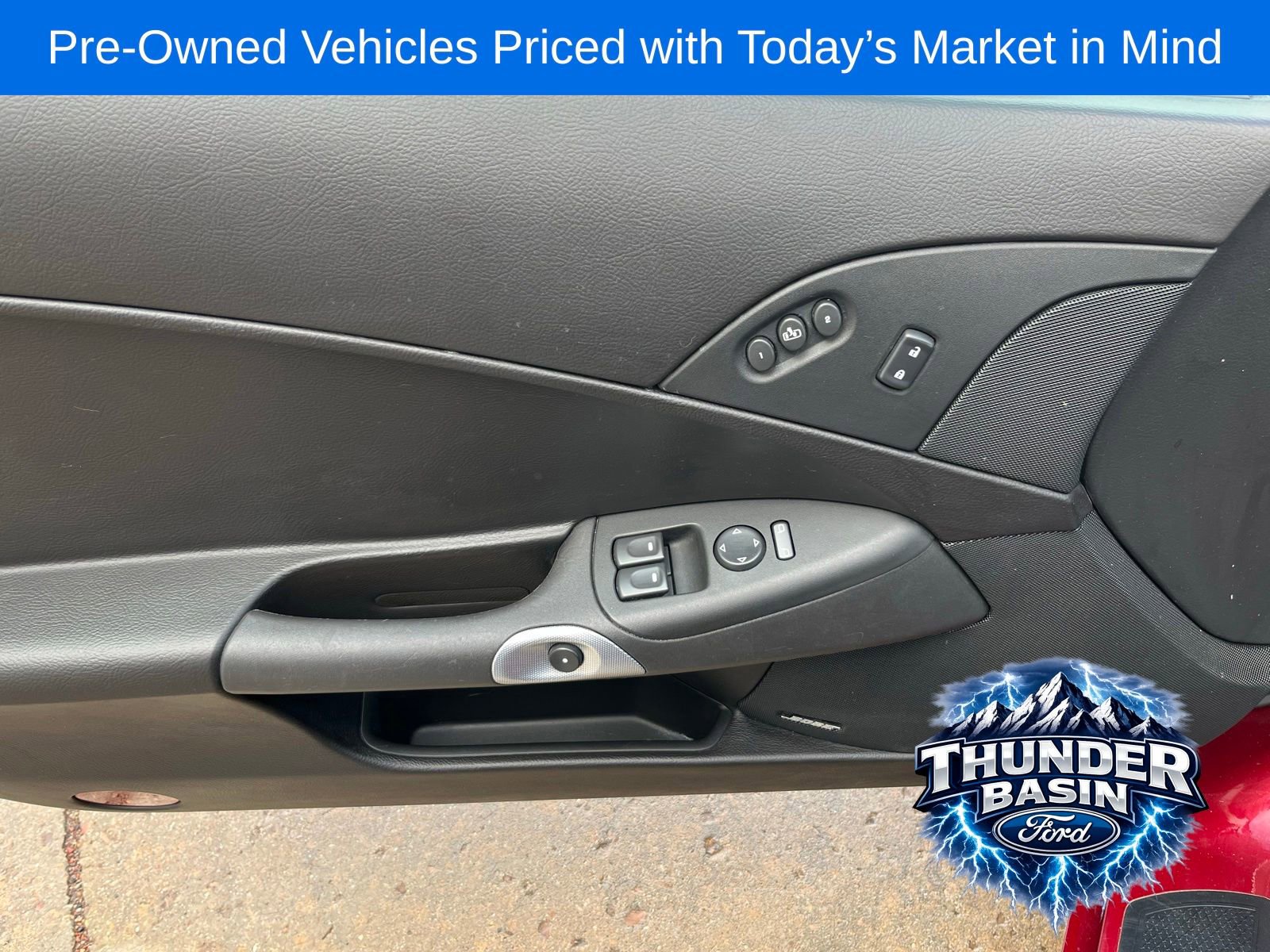 Used 2006 Chevrolet Corvette Coupe w/ Preferred Equipment Group RWD image 13