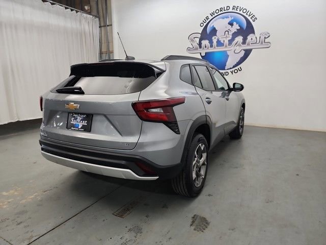 Used 2024 Chevrolet Trax LT image 10