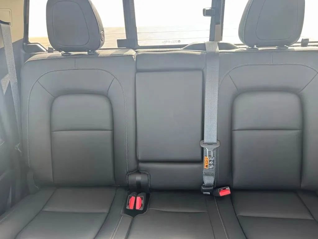 Used 2016 GMC Canyon SLT image 18