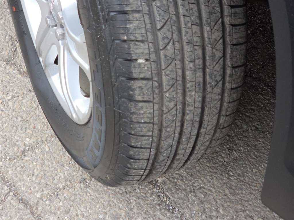 Used 2019 GMC Acadia SLE image 9