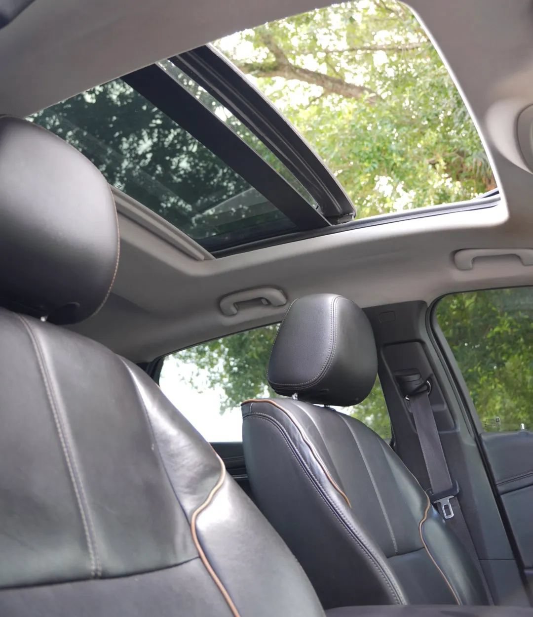 Used 2017 Chevrolet Impala Premier w/ Enhanced Convenience Package FWD image 12