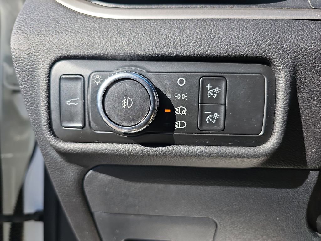 Used 2022 Ford Explorer XLT w/ Equipment Group 202A image 30