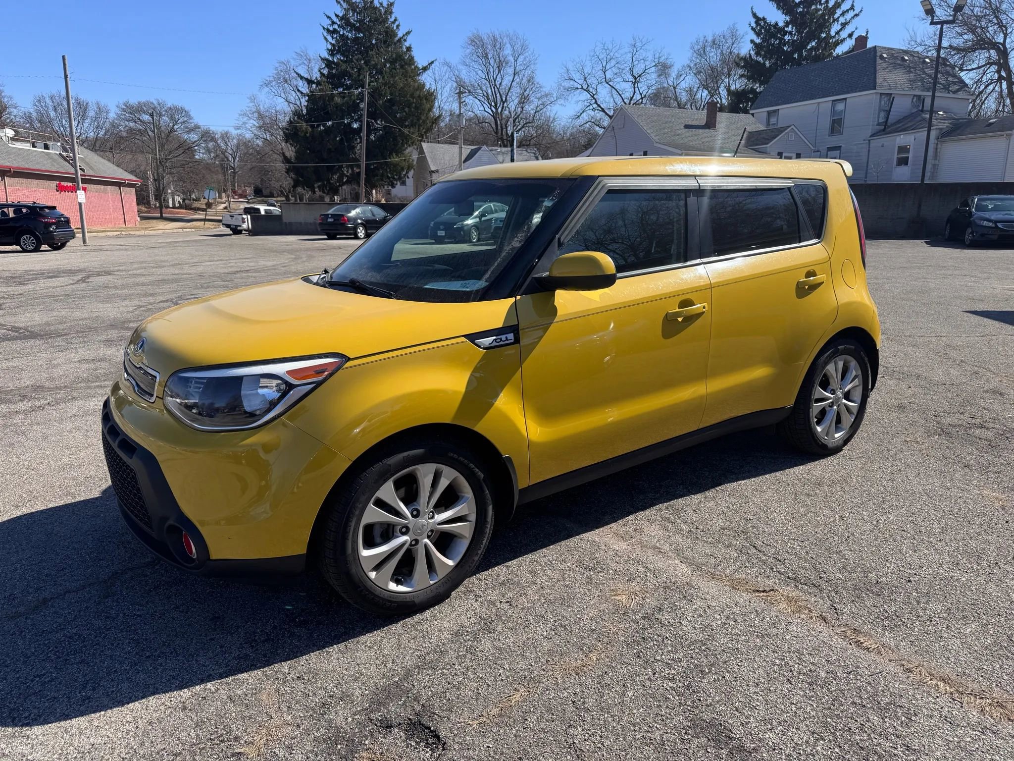 Used 2015 Kia Soul + image 1