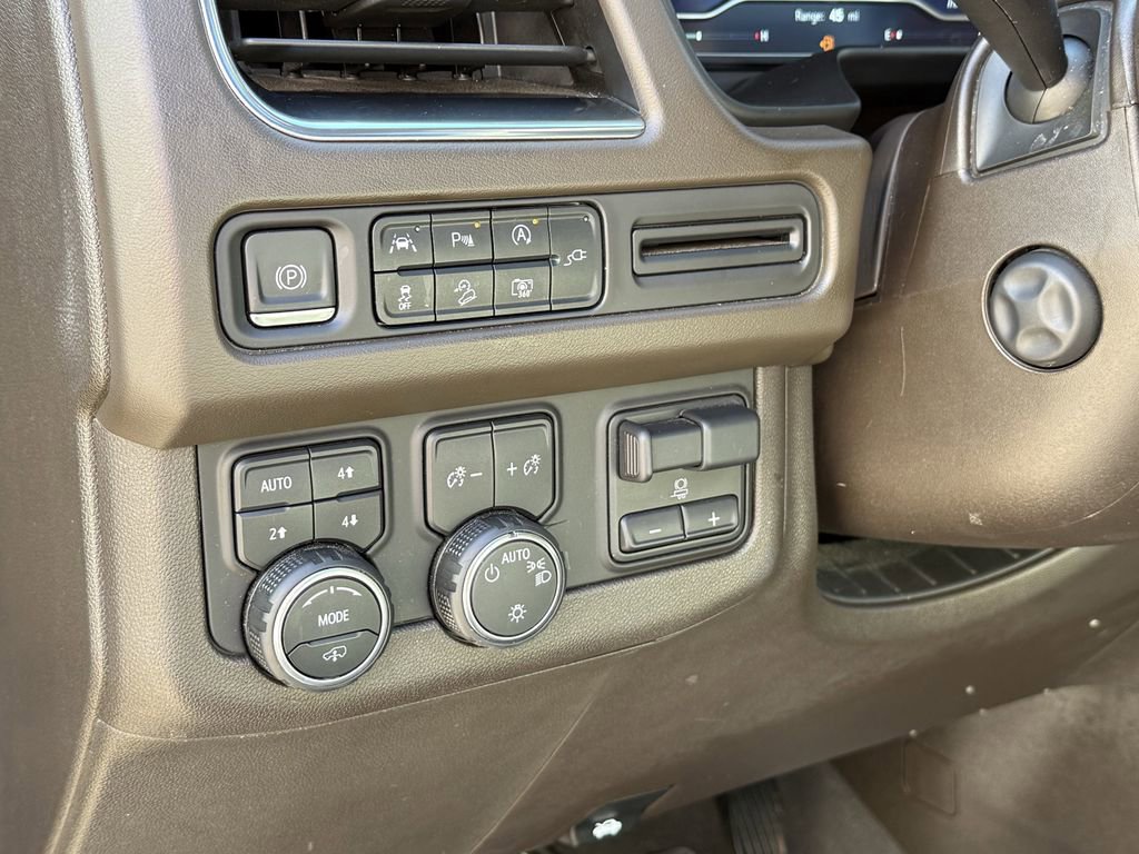 Used 2022 Chevrolet Suburban Z71 w/ Z71 Off-Road Package image 17