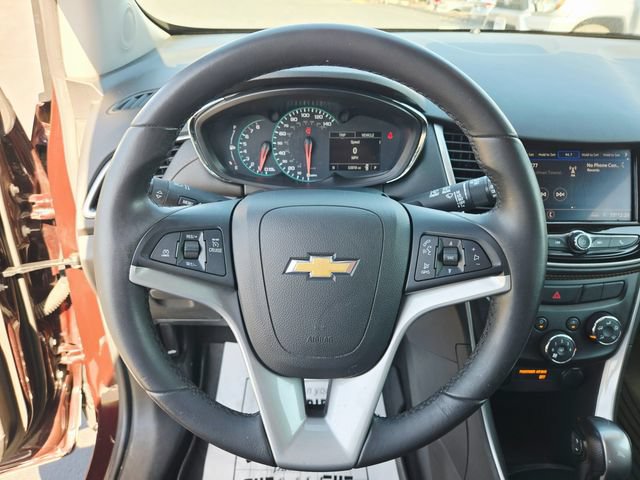 Used 2021 Chevrolet Trax LT w/ LT Convenience Package FWD image 18