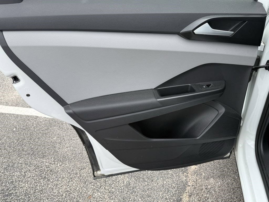 Certified 2022 Volkswagen Taos SE FWD image 22