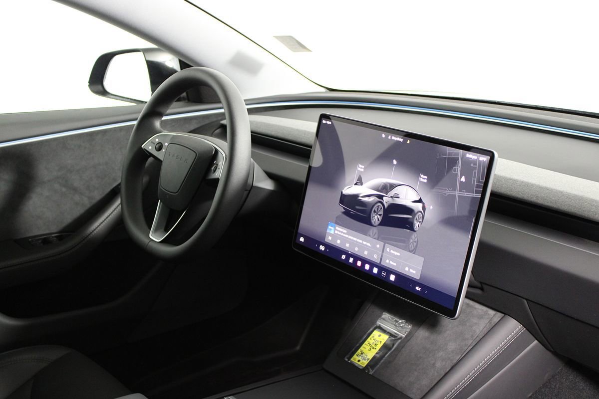 Used 2025 Tesla Model 3 Long Range AWD/4WD image 10