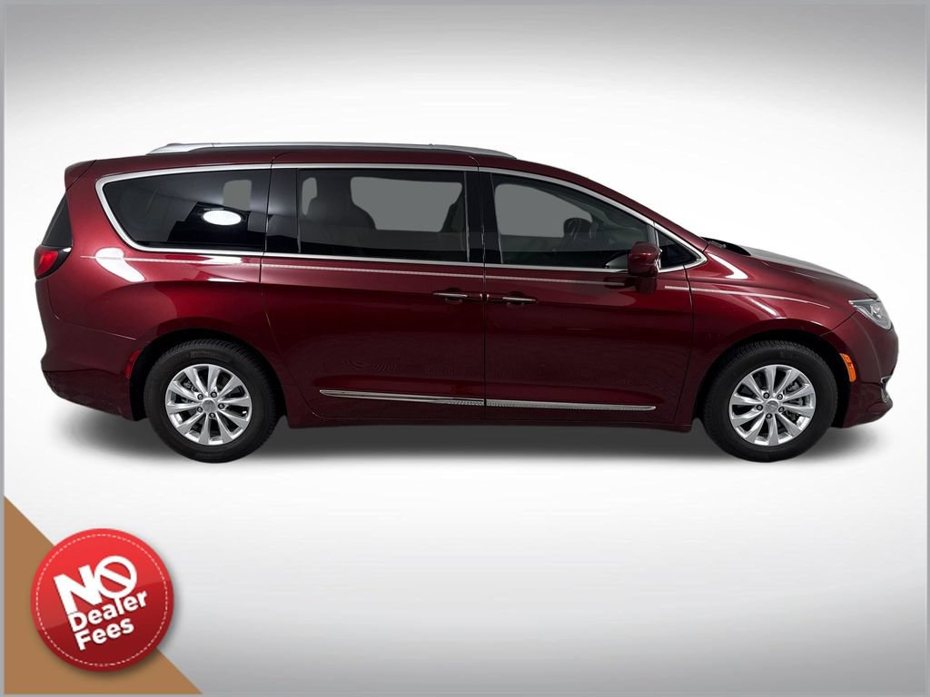 Used 2018 Chrysler Pacifica Touring-L Plus FWD video 2
