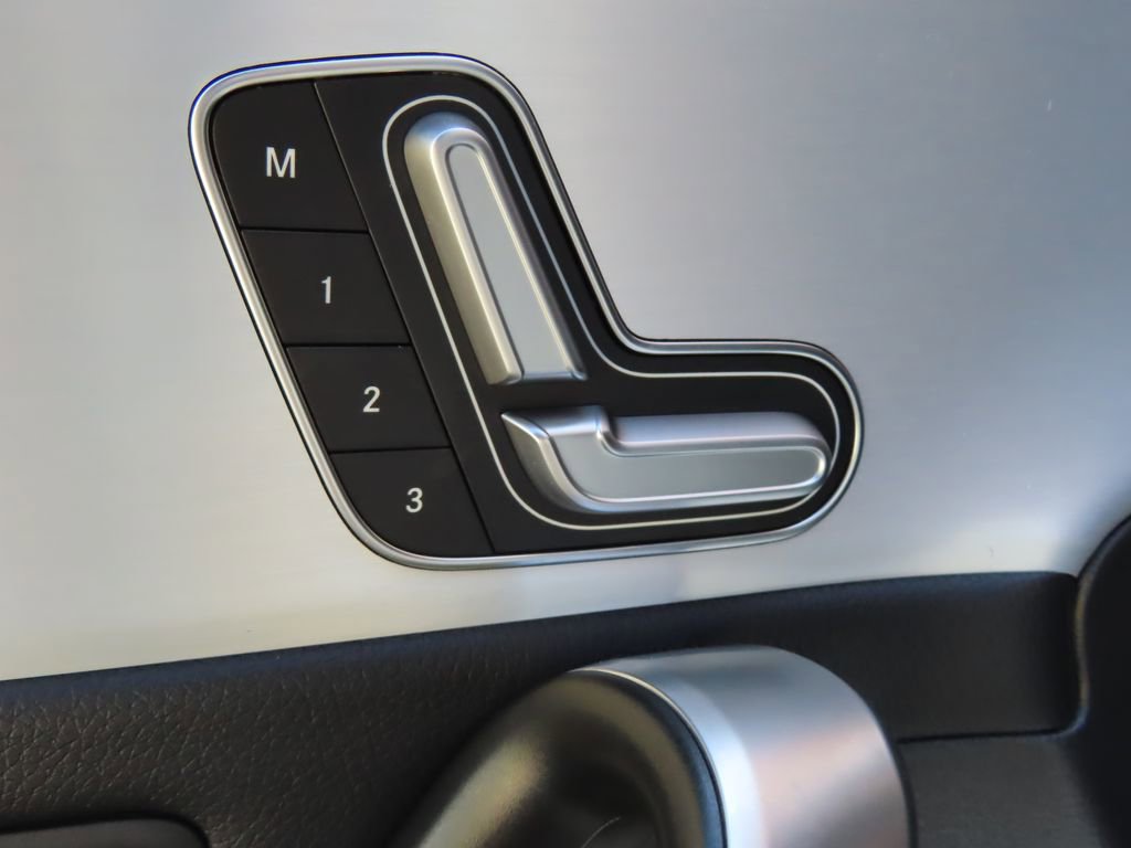Used 2025 Mercedes-Benz CLA 250 4MATIC image 8