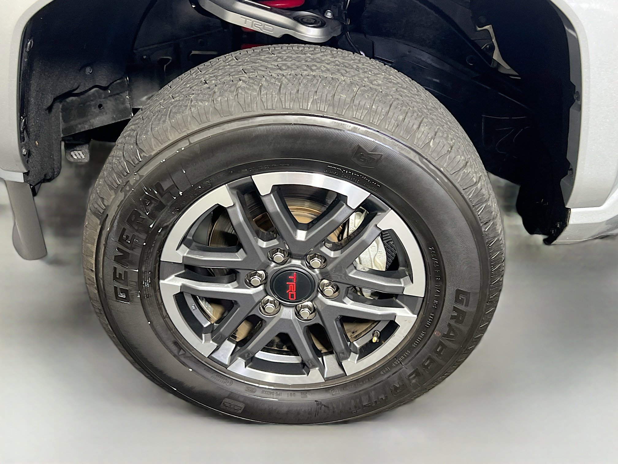 Used 2025 Toyota Tacoma TRD Sport image 13