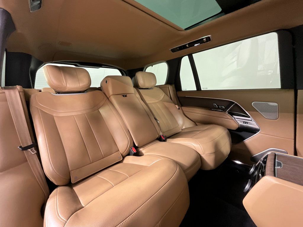 Used 2025 Land Rover Range Rover Long Wheelbase Autobiography image 22