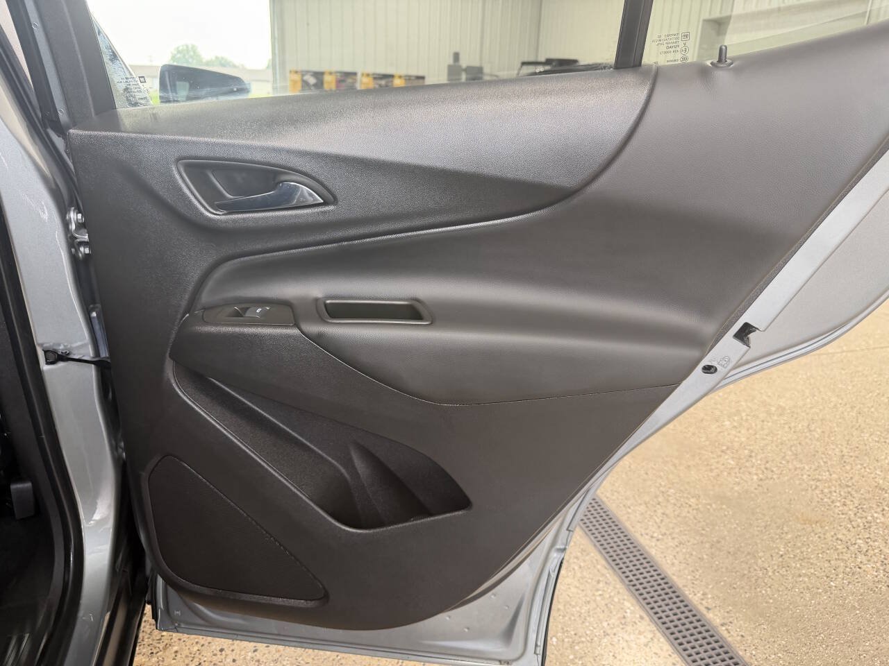 Used 2023 Chevrolet Equinox LT FWD image 26