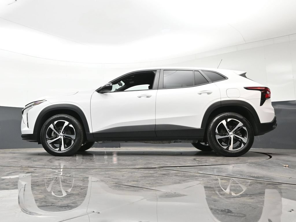 Used 2024 Chevrolet Trax RS FWD image 25