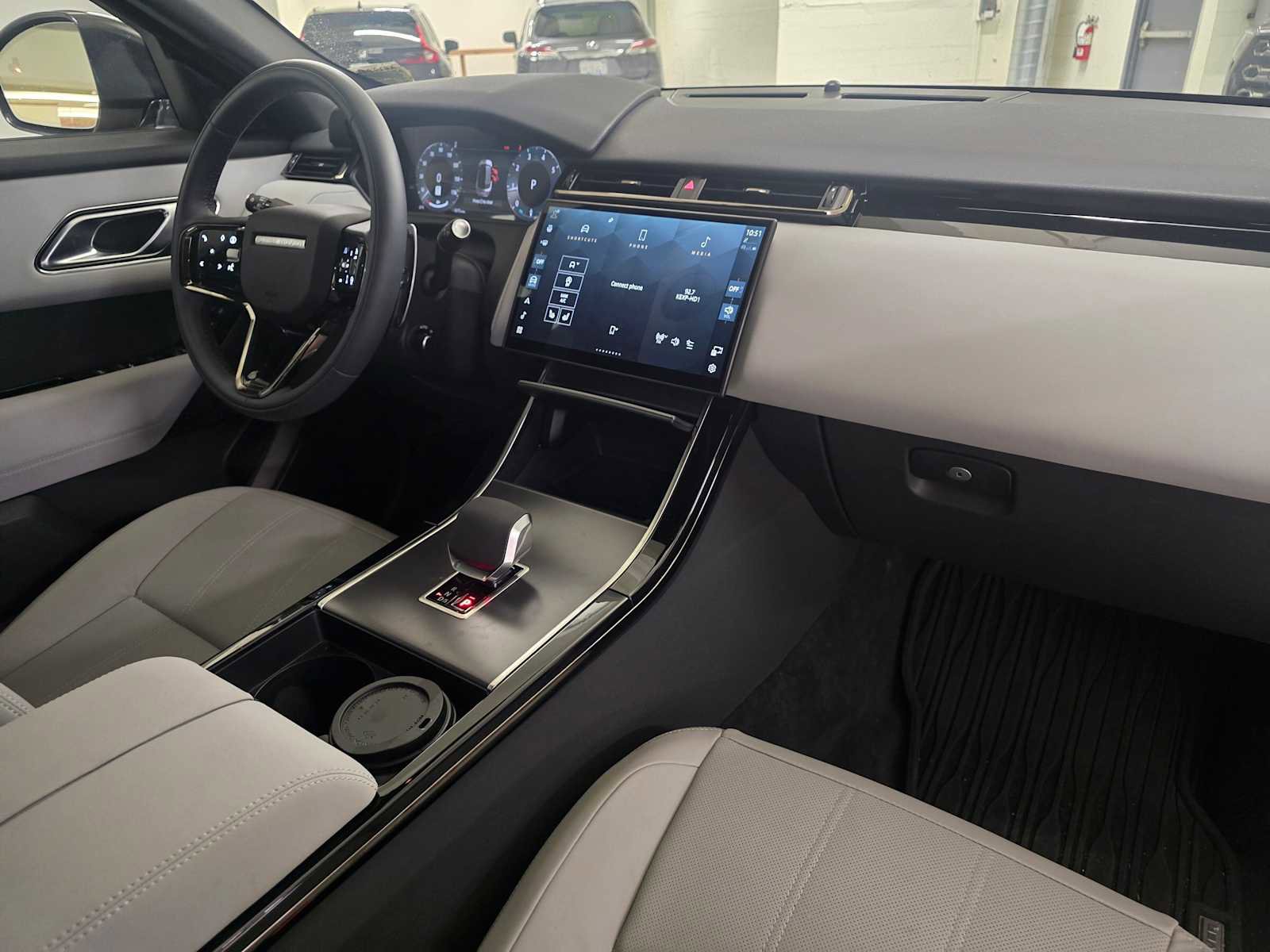 Used 2026 Land Rover Range Rover Velar S AWD/4WD image 8