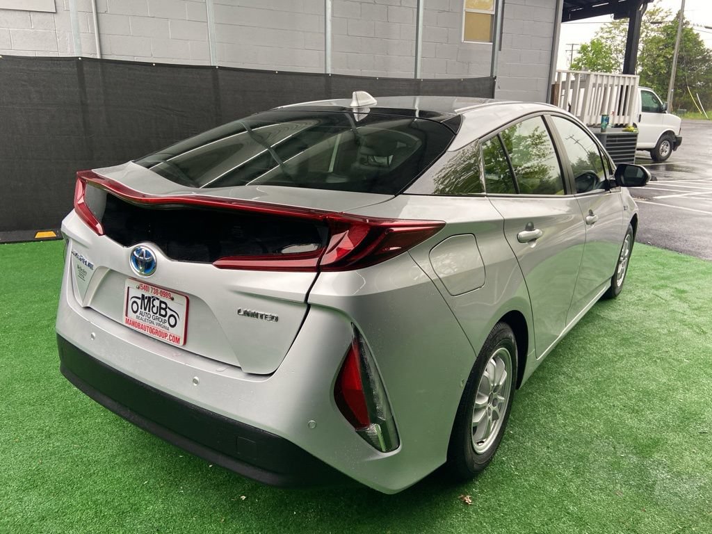 Used 2022 Toyota Prius Prime Limited FWD image 4