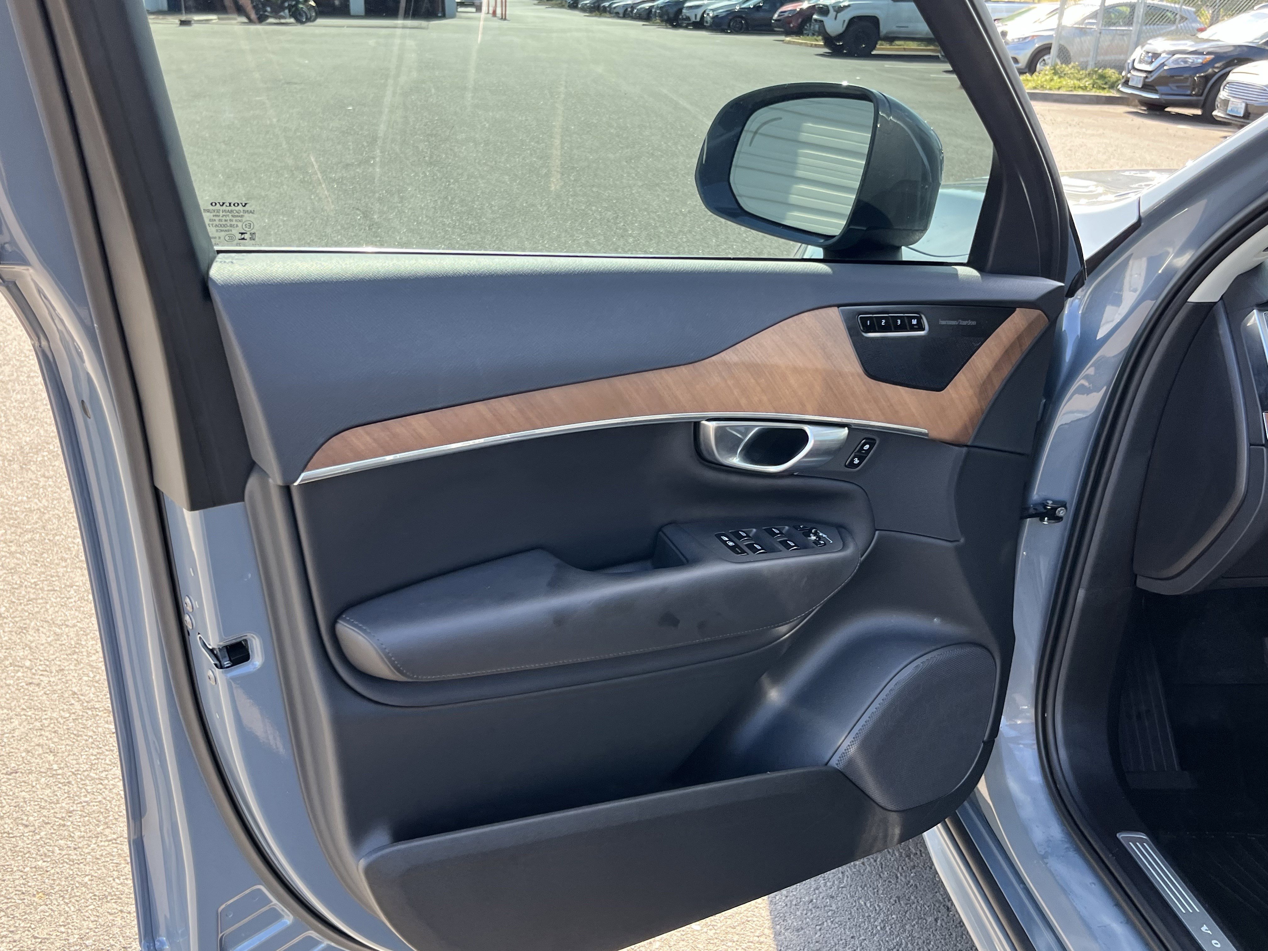 Used 2023 Volvo XC90 B6 Plus w/ Protection Package Premier AWD/4WD image 15